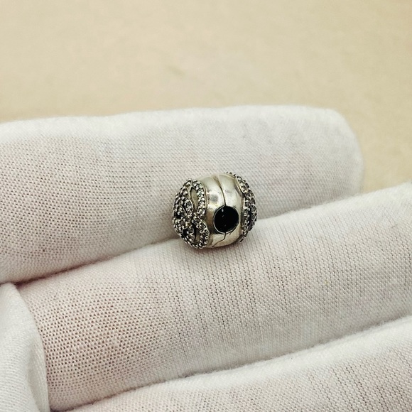 EUC Pandora 791529CZ Sterling Silver Shimmering Rose Clip w/ Clear Zirconia - Picture 7 of 11